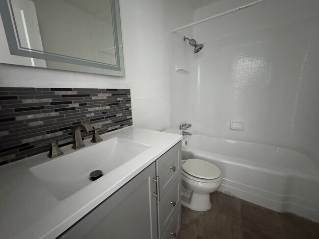 Building Photo - 2-Bedroom Duplex for Rent in Killeen