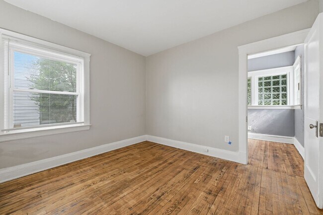 Building Photo - 11611 Fairport Ave