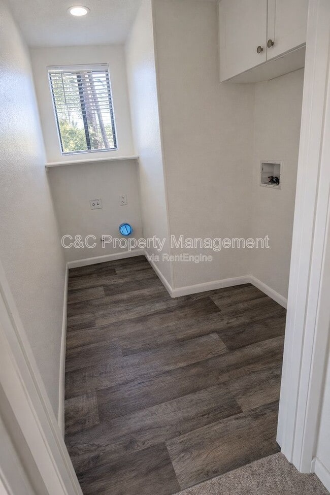 Building Photo - 24037 Gymkhana Rd