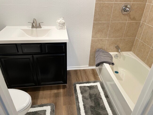 Building Photo - 1451 Janet Gale St