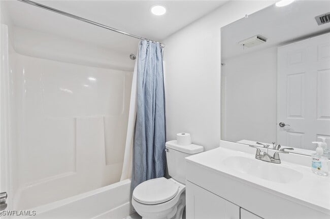 Building Photo - 452 Bristle Cone Ln