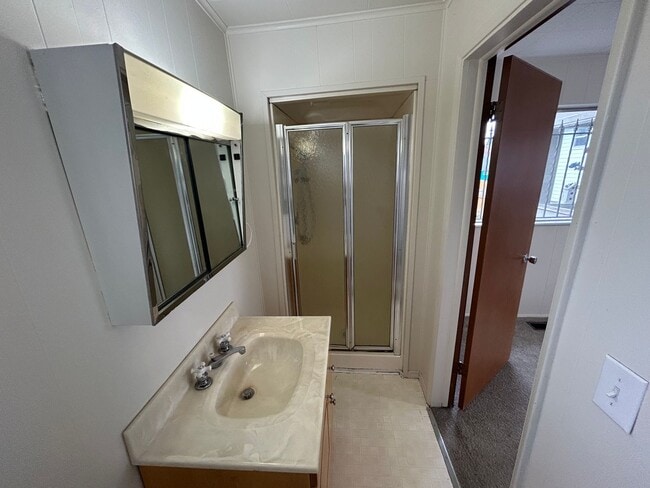 Building Photo - Great 3 bedroom 1.75 bath House in Tacoma with large backyard!