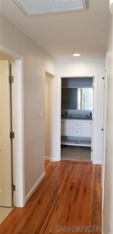 Building Photo - 3445 Bayonne Dr