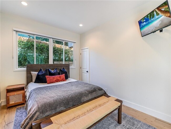 Building Photo - 3002 Hillview Rd