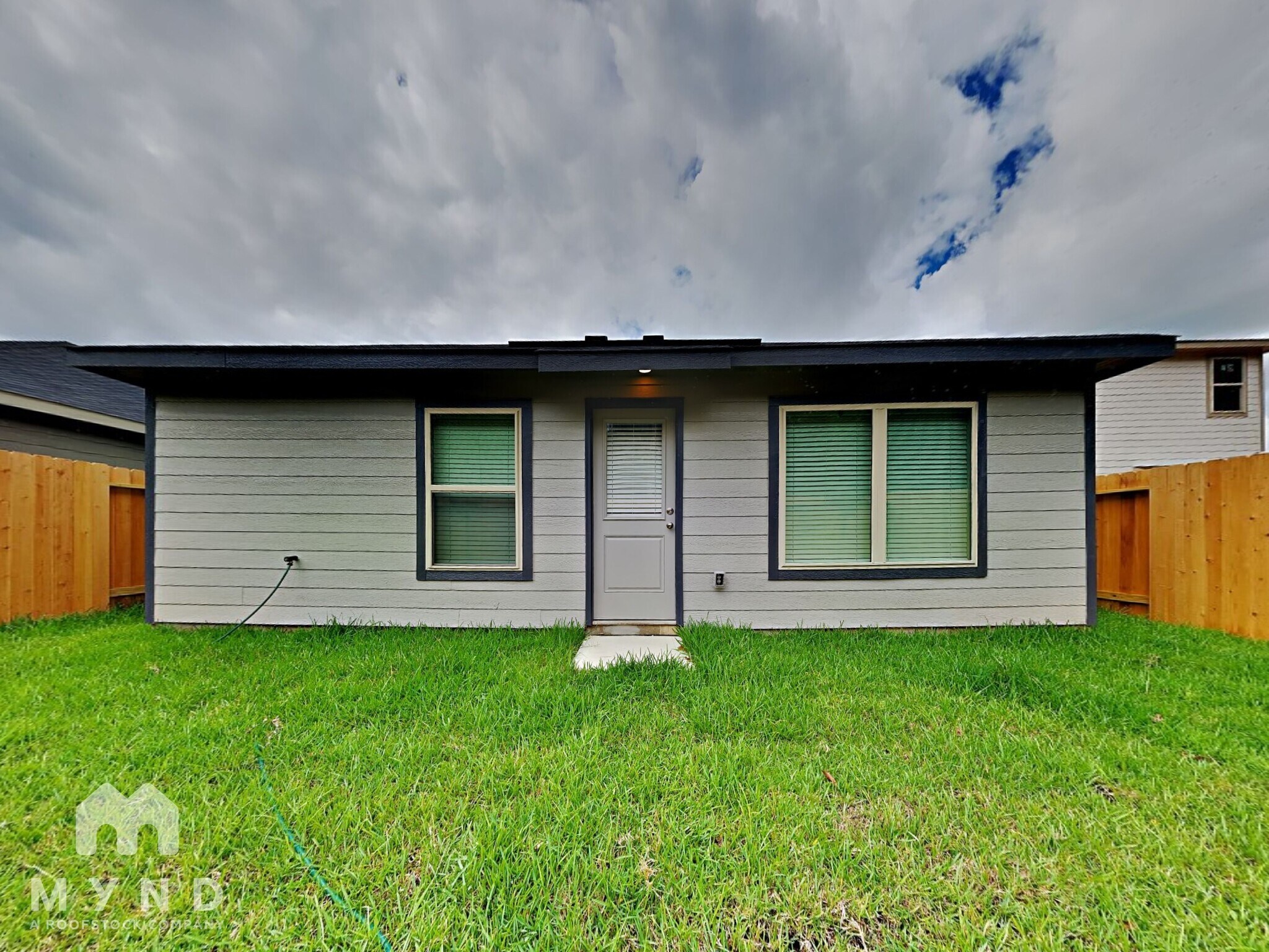 Building Photo - 1447 Cedar Plns Ct