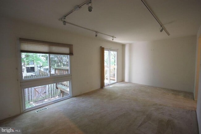 Building Photo - 3007 Spice Ct