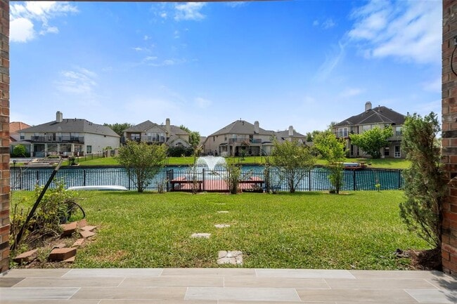 Building Photo - 14323 Tasmania Ct