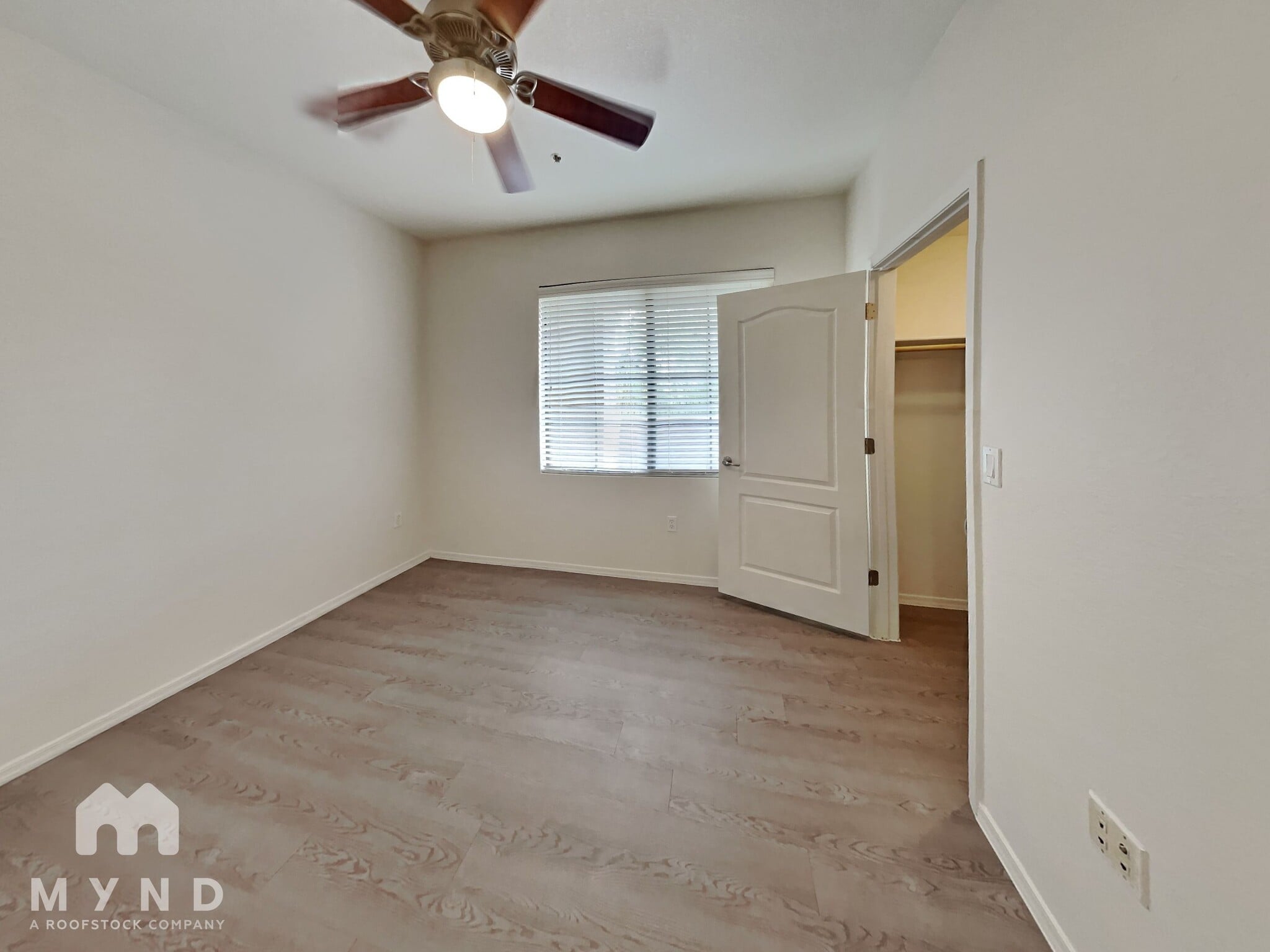 Building Photo - 5302 E Van Buren St