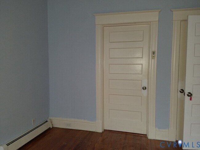 Building Photo - 416 Strawberry St