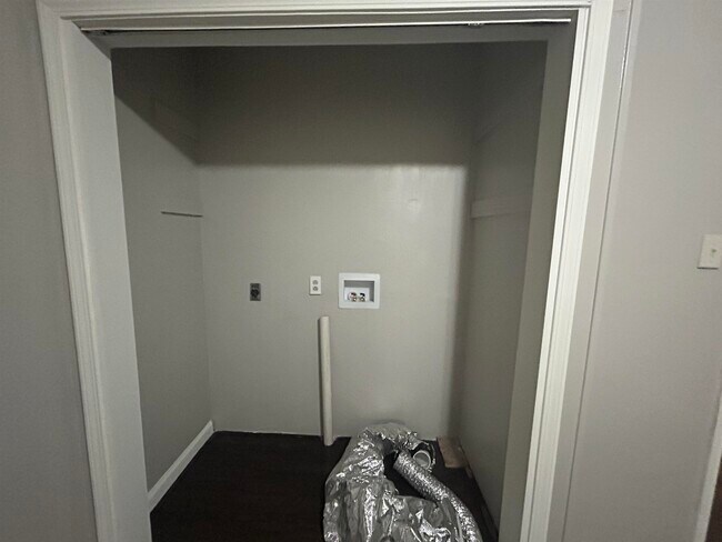 Building Photo - 2926 Mimosa Ave