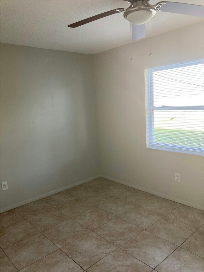 Building Photo - 5770 Gallatin Ln