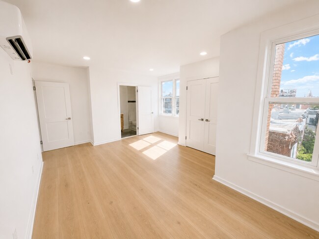 Building Photo - 856 N 22nd St