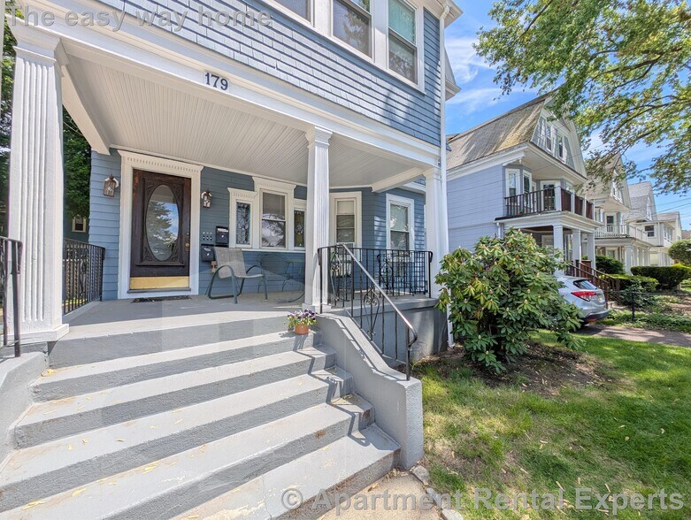 Building Photo - 179 College Ave