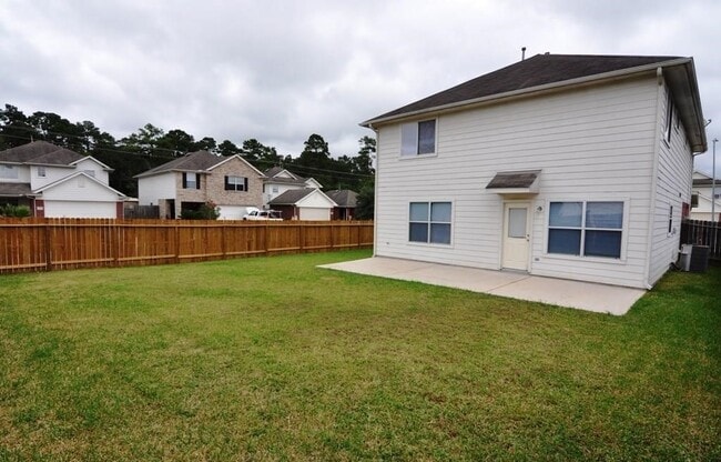 Building Photo - 21935 Hemlock Park Dr