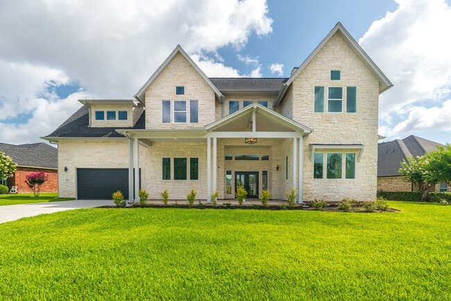 Building Photo - 624 Edgewood Dr