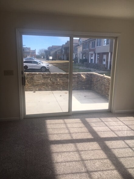 Full Natural Light! - 3001 E Chestnut Ave