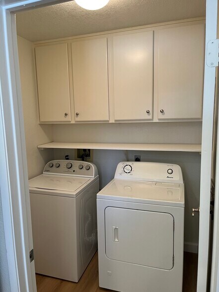 Washer and dryer - 28277 Via Luis