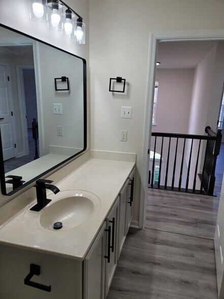 Building Photo - 1808 Whispering Meadow Ct