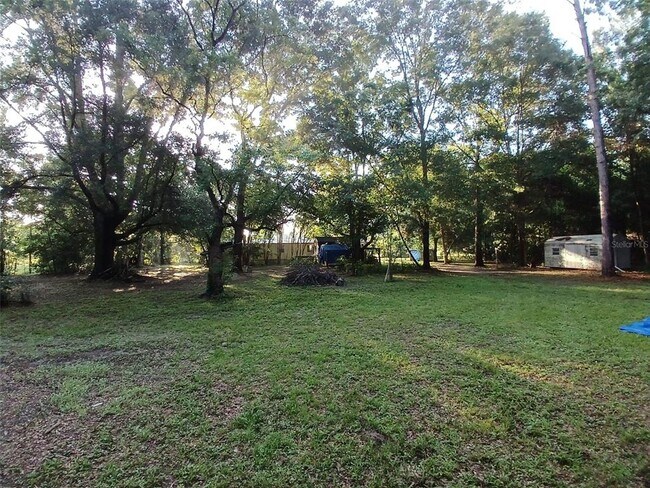 Building Photo - 210 SE Hardin Ct