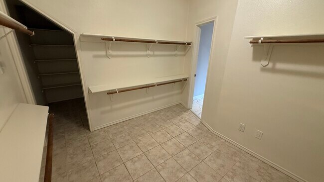 Building Photo - 1416 Shirley Way