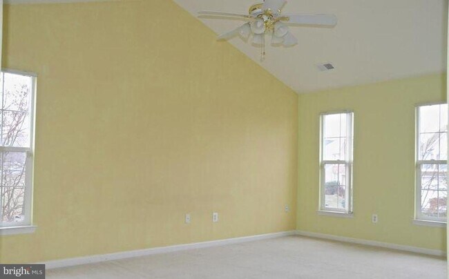 Building Photo - 21323 Village Green Cir