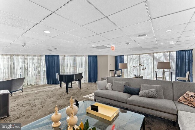 Building Photo - 4601 N Park Ave