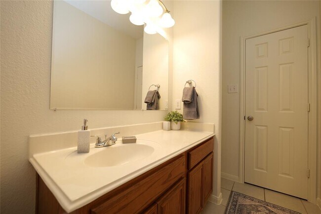 Building Photo - 1203 Lavender Shade Ct
