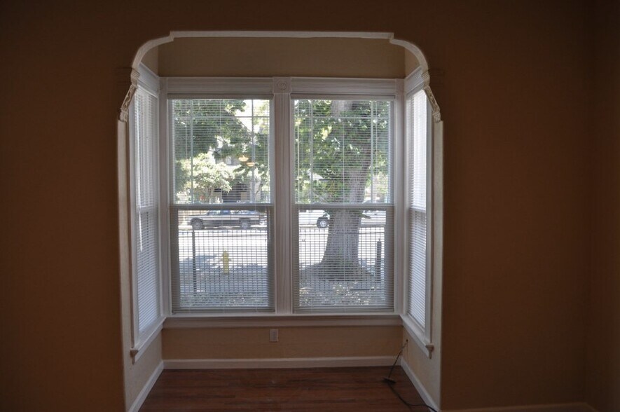 Building Photo - 145 N 5th Street