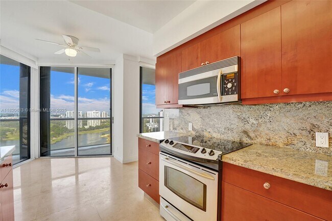 Building Photo - 20281 E Country Club Dr