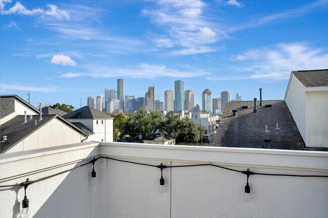 Building Photo - 2104 Colorado St