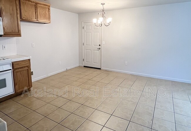 Building Photo - Manteca