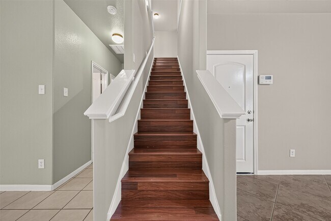 Building Photo - 2110 Castle Gardens Ln