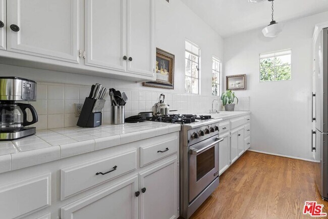 Building Photo - 9980 Durant Dr