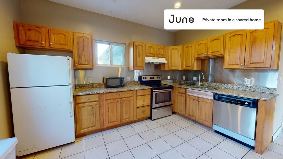 Building Photo - Room in Shared 4 bed/1.5 bath home
