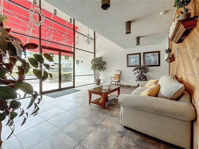 Building Photo - 2579 Countryside Blvd