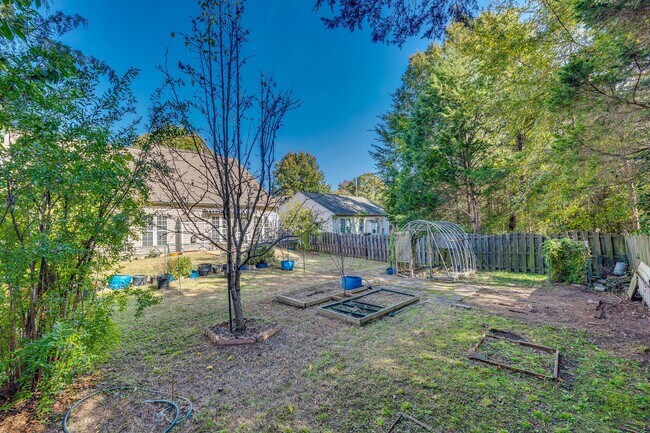 Building Photo - Beautiful 3 bedroom 2.5 bath home in Williams Glenn Community in Charlotte with Primary on the main.