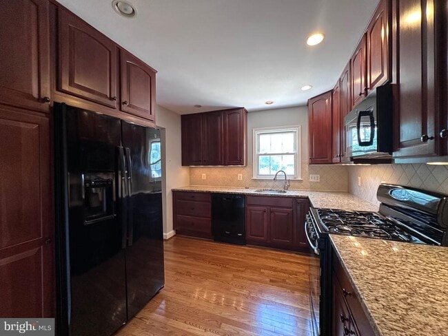 Building Photo - 4214 Evergreen Dr