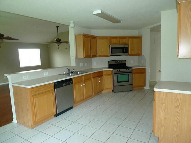 Building Photo - 9718 Cottage St