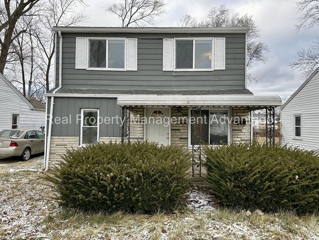 Primary Photo - No Deposit Required! Beautifully Updated 3...