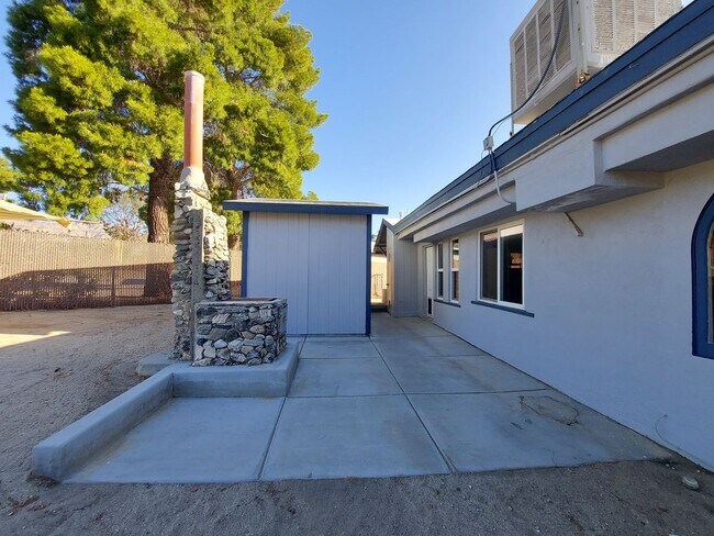 Building Photo - Quaint home walking distance to Covington ...