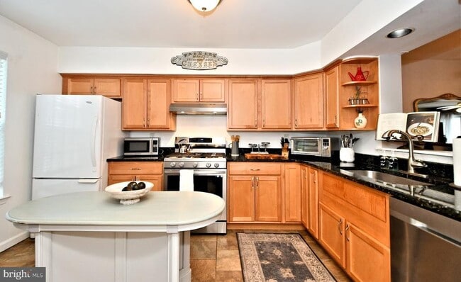 Building Photo - 4530 Louise St Claire Dr