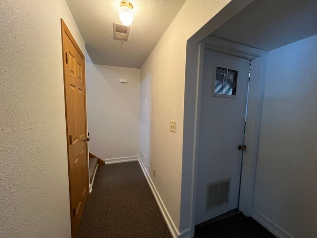 Building Photo - 602-614 Brown Street