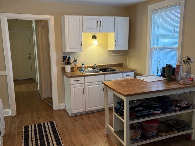 Building Photo - 2126 W Barry Ave