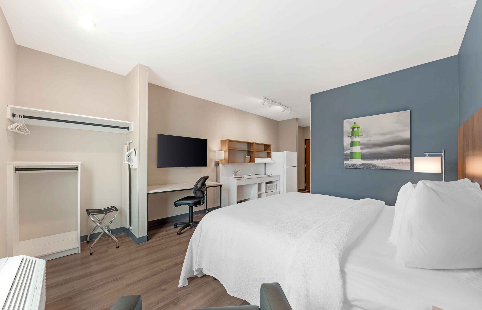 Building Photo - Furnished Studio-Temple