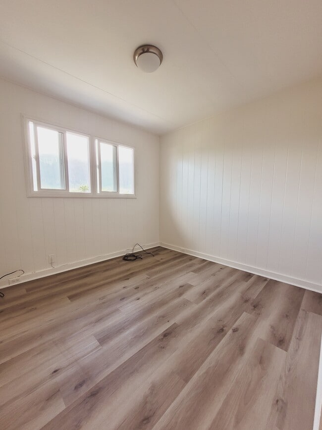 Building Photo - 41-536-536 Kumuhau St