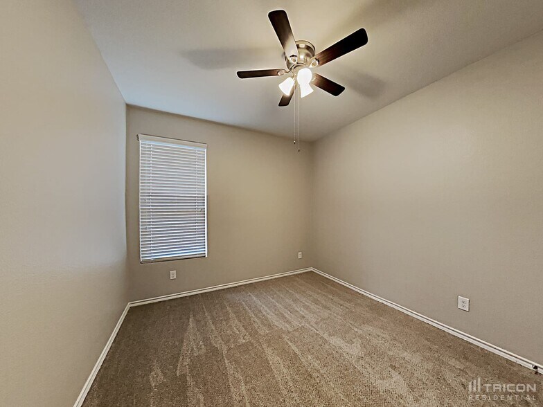 Building Photo - 1204 Glenwood Dr
