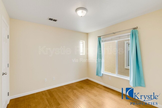 Building Photo - 664 Julmar Cir