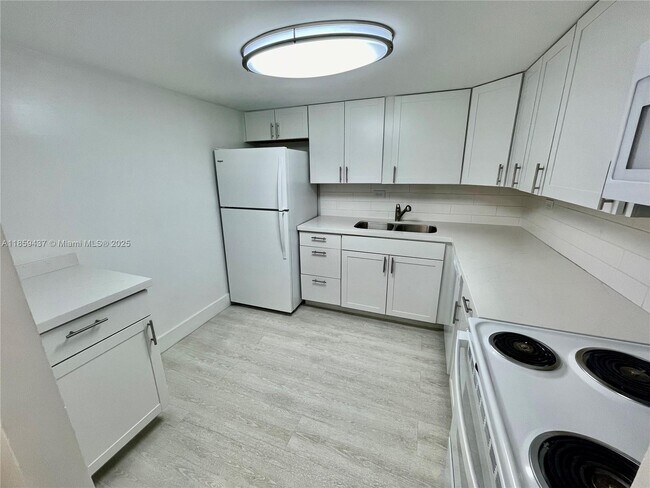 Building Photo - 8101 SW 72nd Ave
