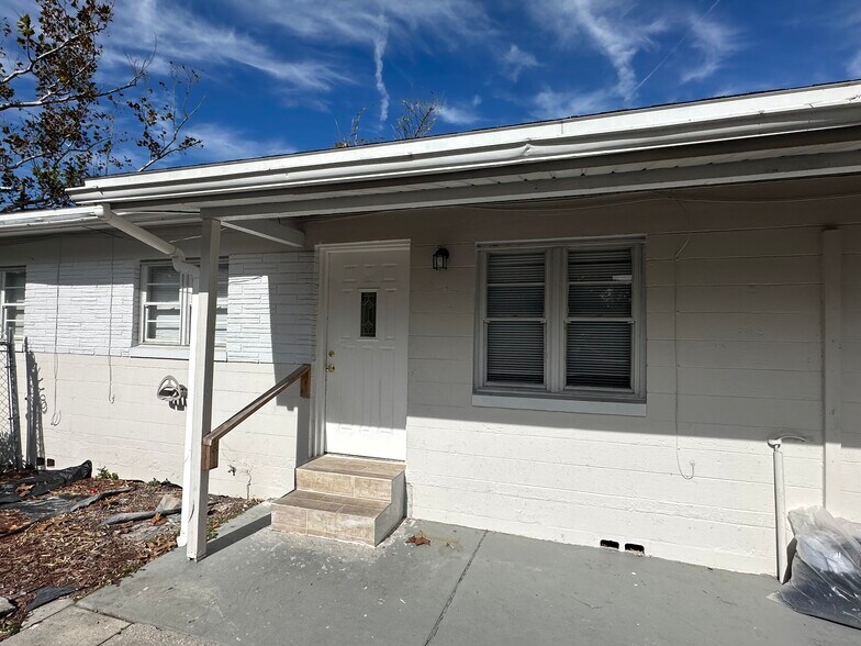 Building Photo - 120 N Van Buren Ave