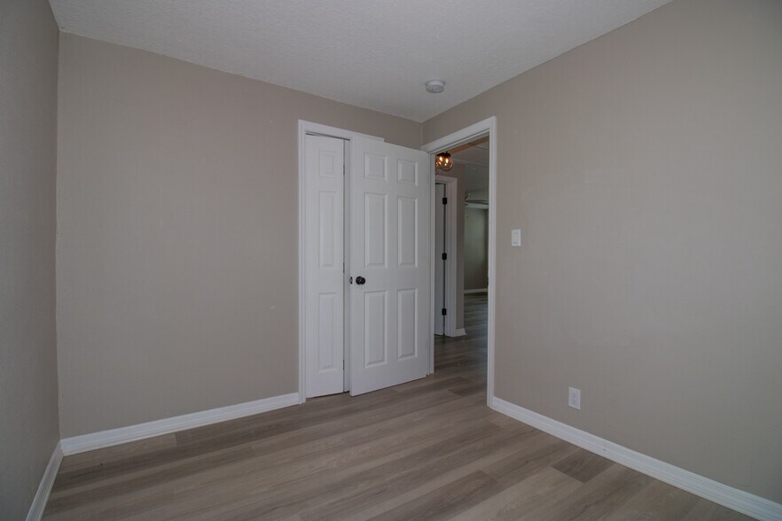 Building Photo - 1914 53rd St S